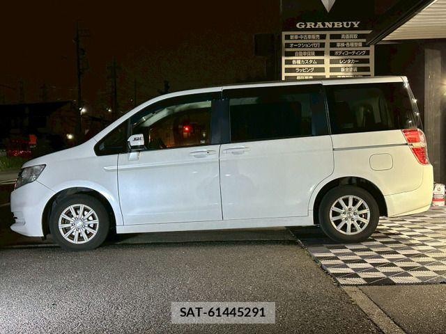 Honda e 2013-08 6219873-11