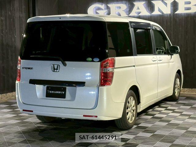 Honda e 2013-08 6219873-13