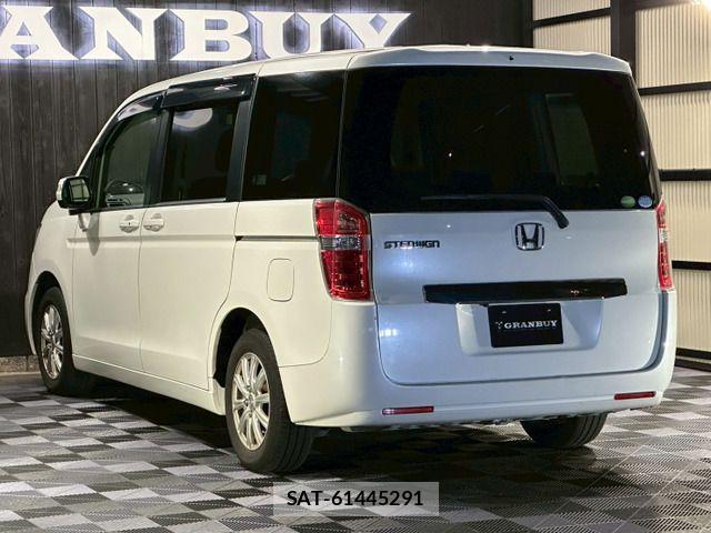 Honda e 2013-08 6219873-14