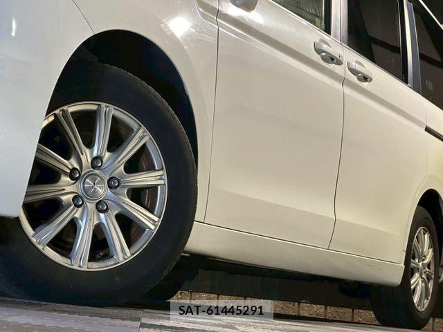 Honda e 2013-08 6219873-17