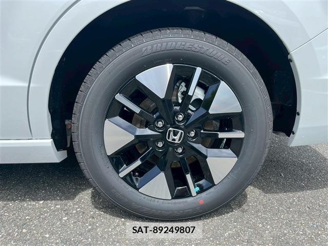 Honda e 2025-10 6503648-10