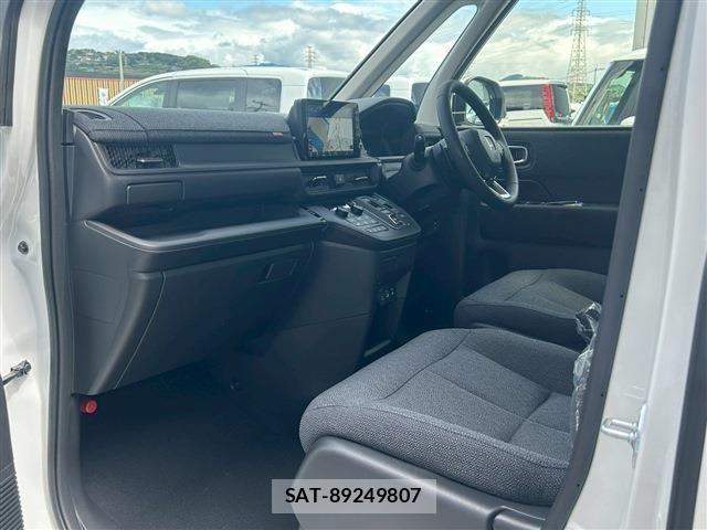 Honda e 2025-10 6503648-11