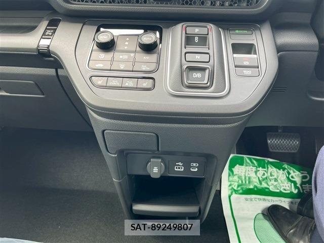 Honda e 2025-10 6503648-27