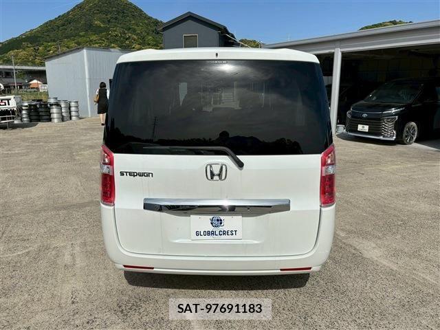 Honda e 2014-02 6615017-12