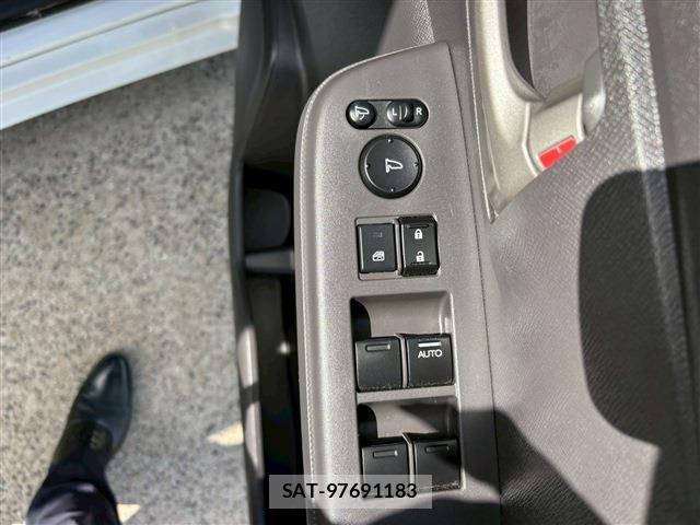 Honda e 2014-02 6615017-16