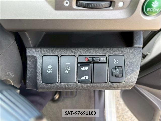 Honda e 2014-02 6615017-17