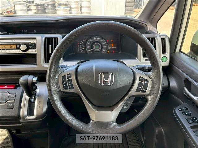 Honda e 2014-02 6615017-22