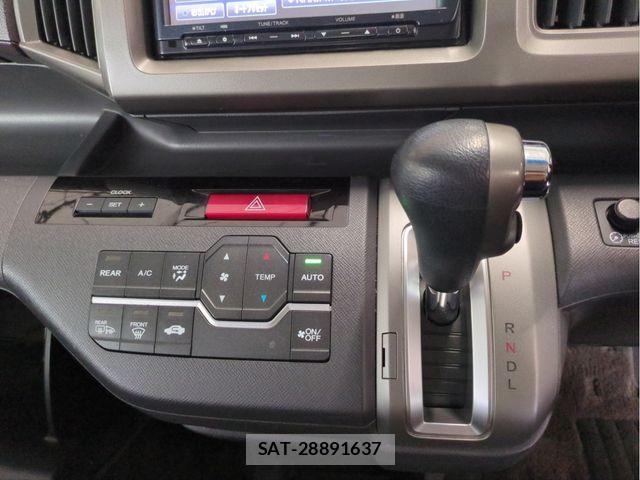 Honda e 2013-03 6615019-10