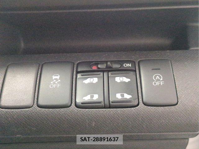 Honda e 2013-03 6615019-12