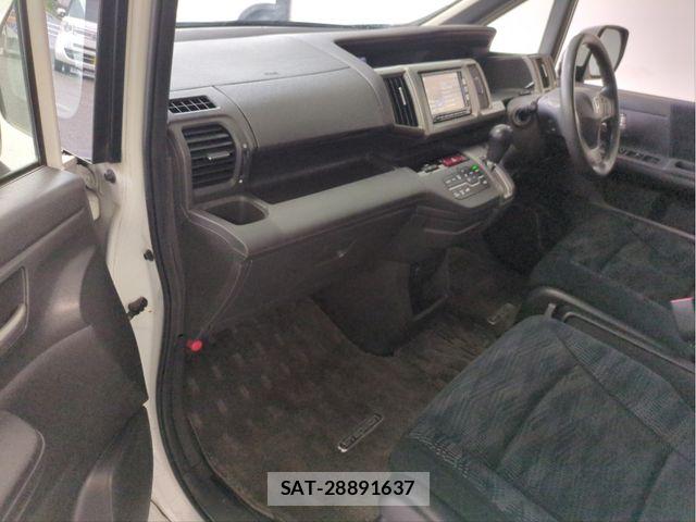 Honda e 2013-03 6615019-2