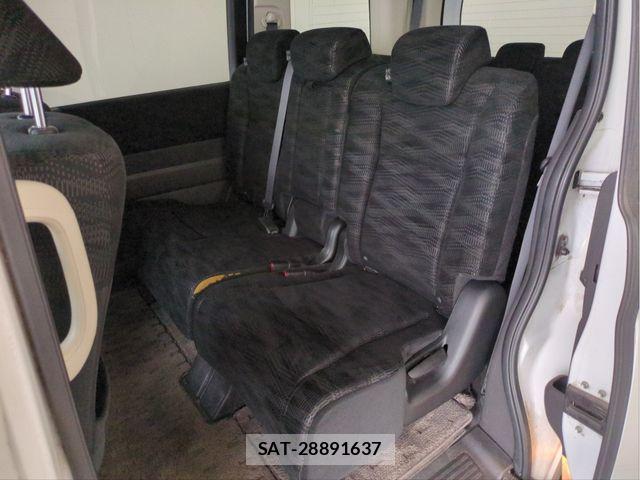 Honda e 2013-03 6615019-4