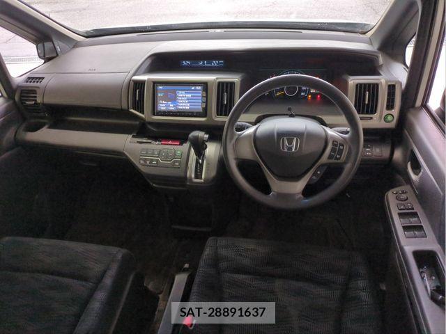 Honda e 2013-03 6615019-7