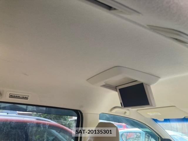 Honda e 2010-07 6673758-14