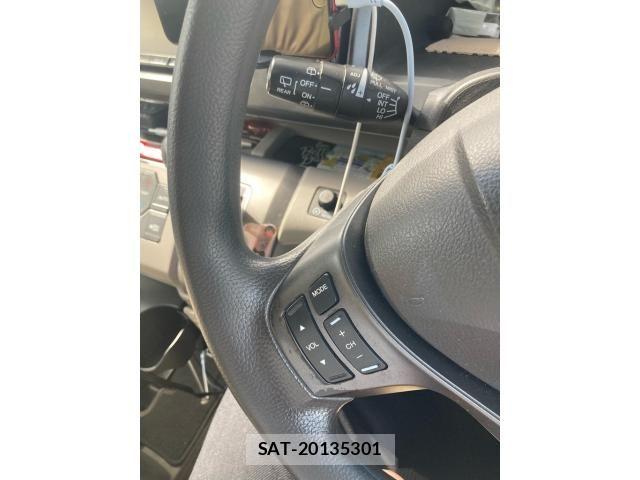 Honda e 2010-07 6673758-18