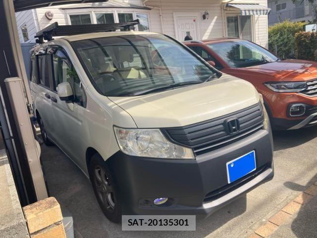 Honda e 2010-07 6673758-1