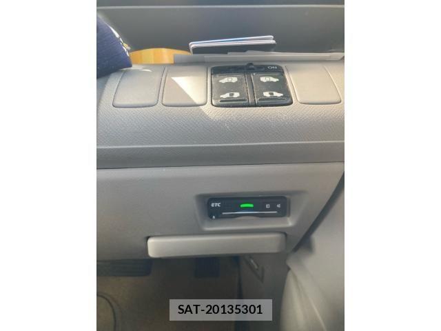 Honda e 2010-07 6673758-20