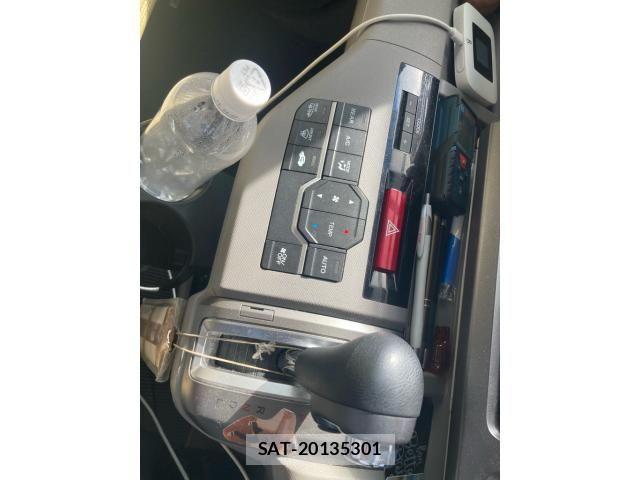 Honda e 2010-07 6673758-22