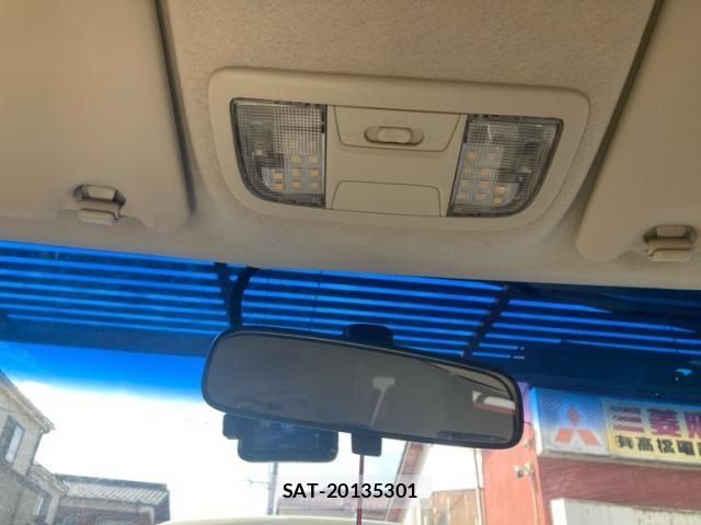 Honda e 2010-07 6673758-27