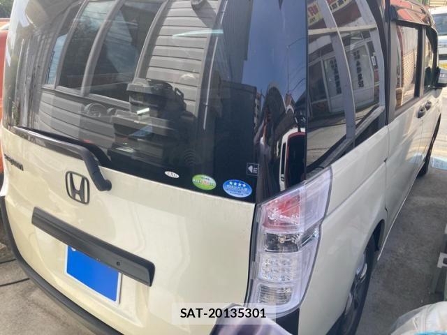 Honda e 2010-07 6673758-4