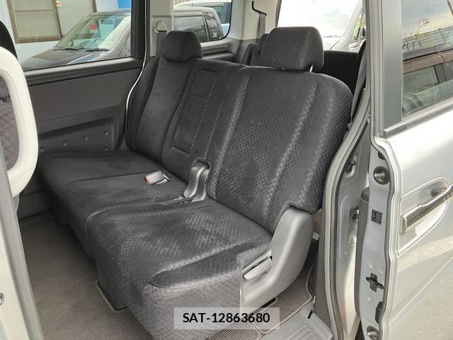 Honda e 2007-04 6673756-4