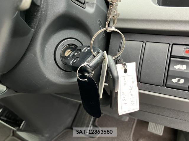 Honda e 2007-04 6673756-7