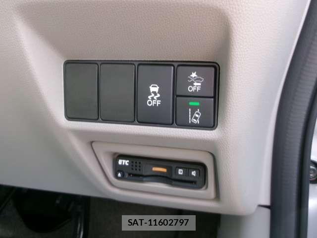 Honda e 2017-08 6678218-16