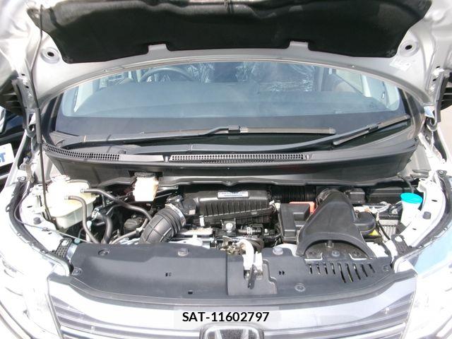 Honda e 2017-08 6678218-22