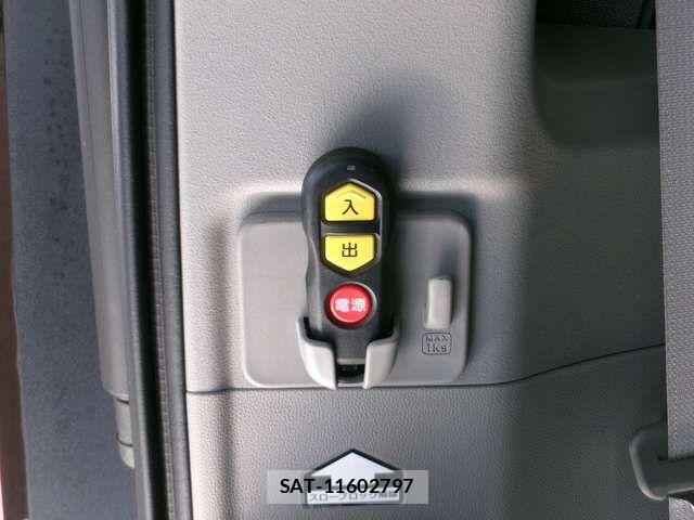 Honda e 2017-08 6678218-3