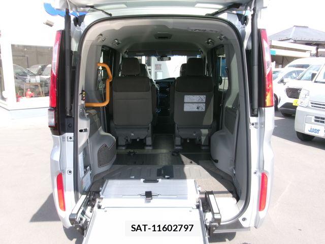 Honda e 2017-08 6678218-6