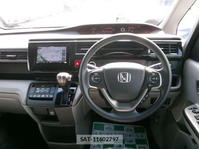 Honda e 2017-08 6678218-7