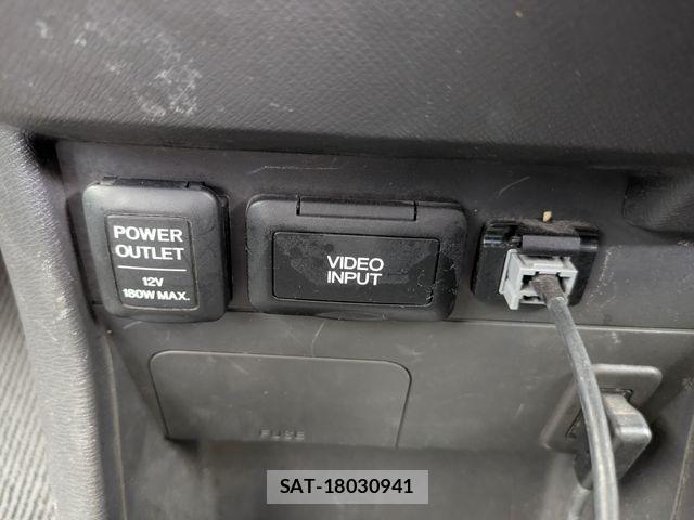 Honda e 2012-12 6678220-27