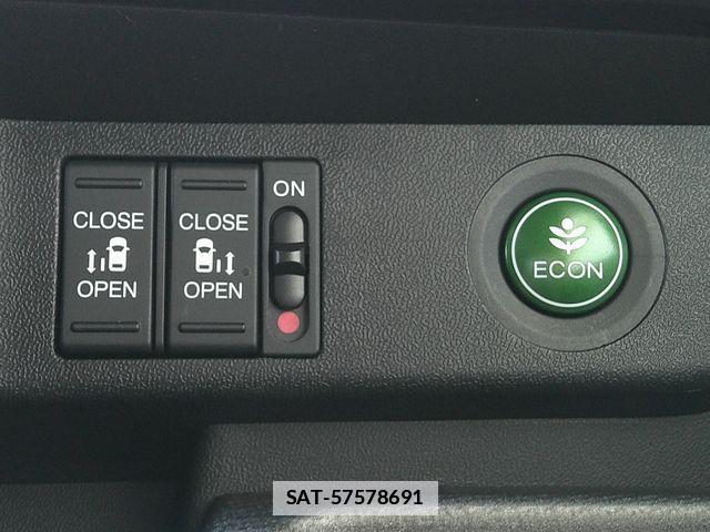 Honda e 2020-03 6753414-15