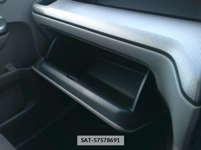 Honda e 2020-03 6753414-23