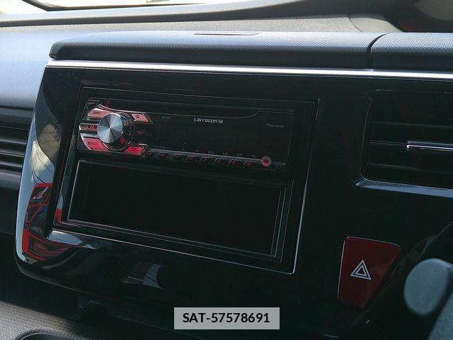 Honda e 2020-03 6753414-3