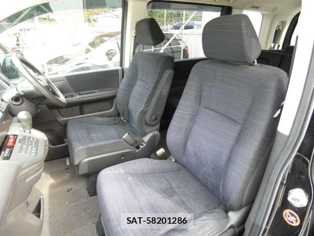Honda e 2010-02 6791503-10
