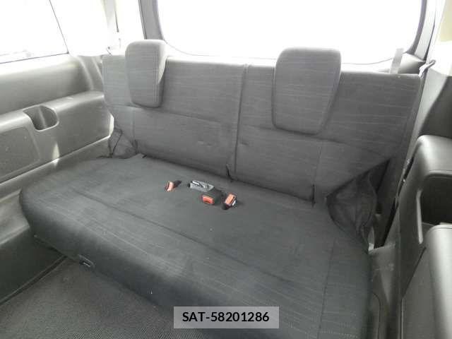 Honda e 2010-02 6791503-12