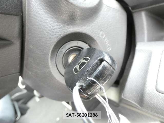 Honda e 2010-02 6791503-17