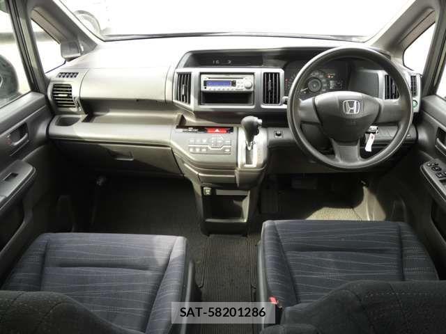 Honda e 2010-02 6791503-6