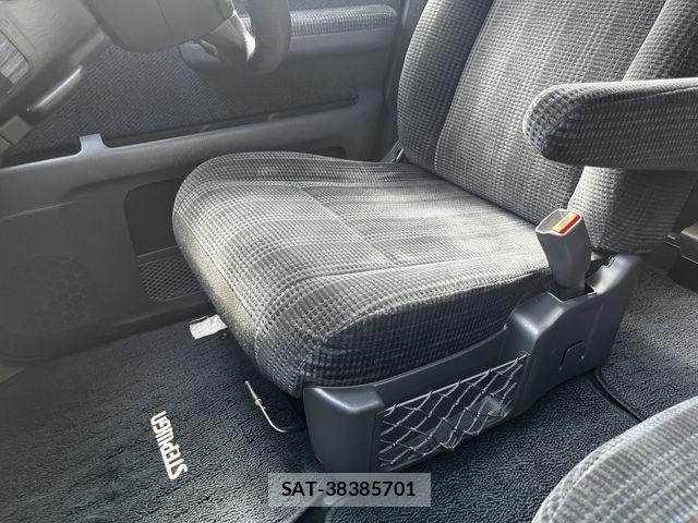 Honda e 2000-10 6791504-11