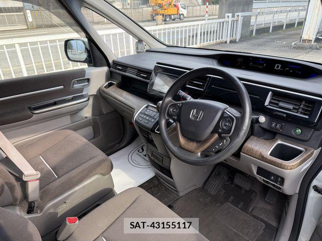 Honda e 2016-10 6817415-9