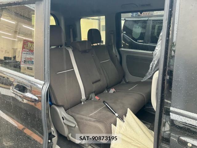 Honda e 2015-07 6913486-10