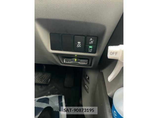 Honda e 2015-07 6913486-16