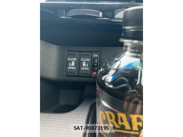 Honda e 2015-07 6913486-17