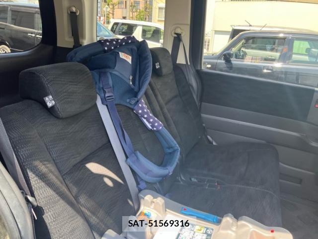 Honda e 2012-06 6998443-12