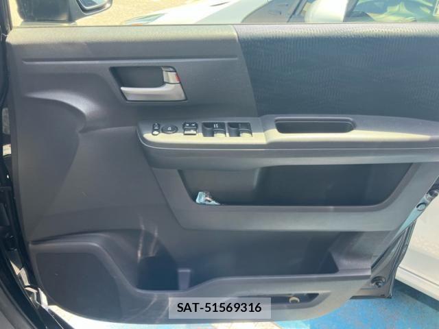Honda e 2012-06 6998443-15