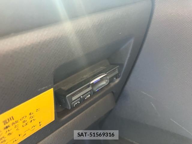 Honda e 2012-06 6998443-23