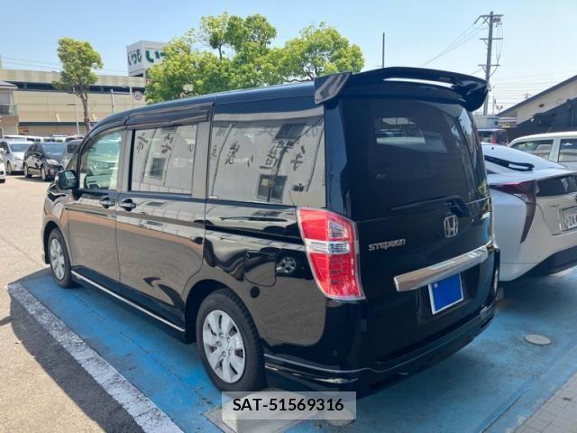 Honda e 2012-06 6998443-3