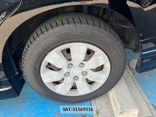 Honda e 2012-06 6998443-6