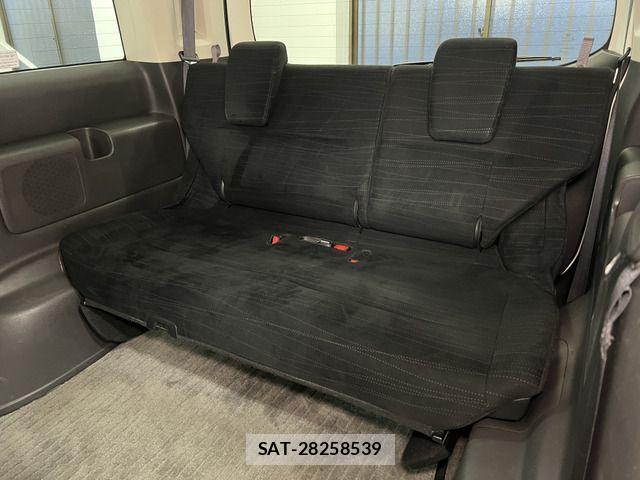 Honda e 2011-09 7021655-14