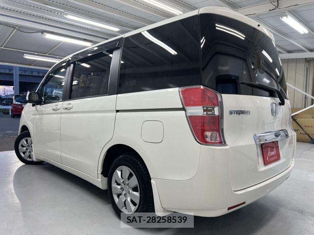Honda e 2011-09 7021655-1